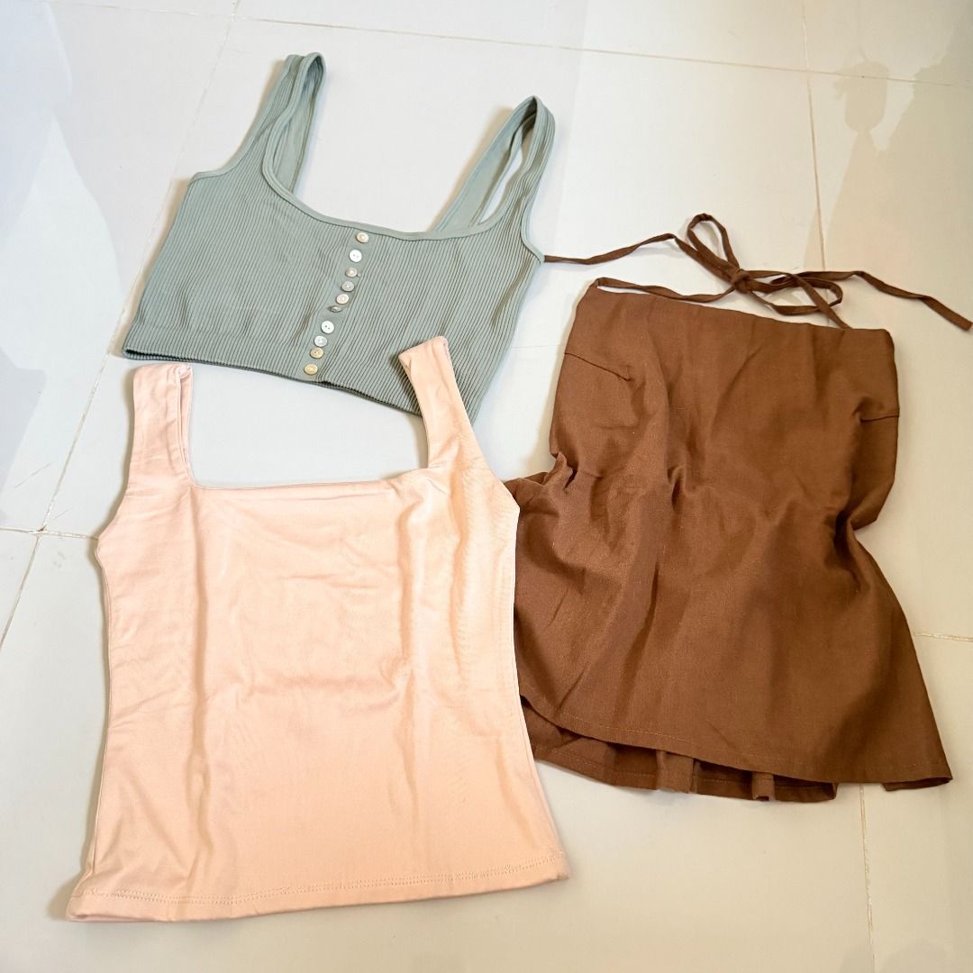 Bundle of 3: Sleeveless Tops (Category: Sleeveless) located in Baliuag. Submitted by dubu.preloved (Listing ID 1466286834, Image 1). Description: Bundle of 3: Sleeveless Tops Worn Once (Brown and Peach) ✨ Condition: 9/10 📏 Size: XS-S 🚚 Shipping available via JNT/Flash 📍 Meet-up: Baliuag, Bulacan.