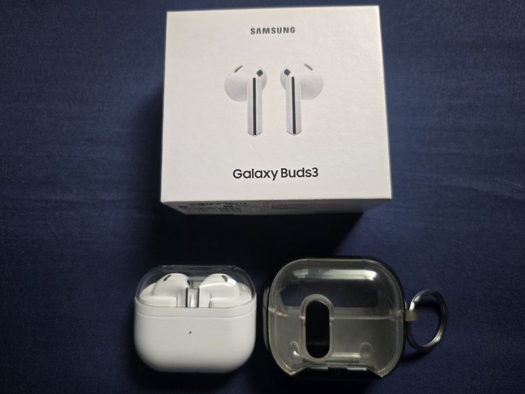 (Bundle) Samsung Galaxy Watch 5Pro & Buds 3 (Category: Other Gadgets) located in Caloocan City. Submitted by 9abreal (Listing ID 1466240549, Image 3). Description: BUNDLE SALE ONLY‼️ Original Samsung Galaxy Watch 5 Pro & Buds 3 💸 Bundle Price: P13,500.00 (still negotiable.Bigyan kita discount.) ⌚️ Samsung Galaxy Watch 5 Pro (45mm) Condition: -Used (Good) -can last 2-3 days depending on usage Bought on: Early 2023 Color: Gray Titanium Memory: 1.5