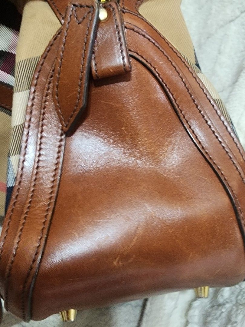 Burberry brown Leather Camel Check Bag Large (Category: Tote Bags) located in Manila. Submitted by talishang_ (Listing ID 1466176097, Image 3). Description: lightly used Burberry Large size.