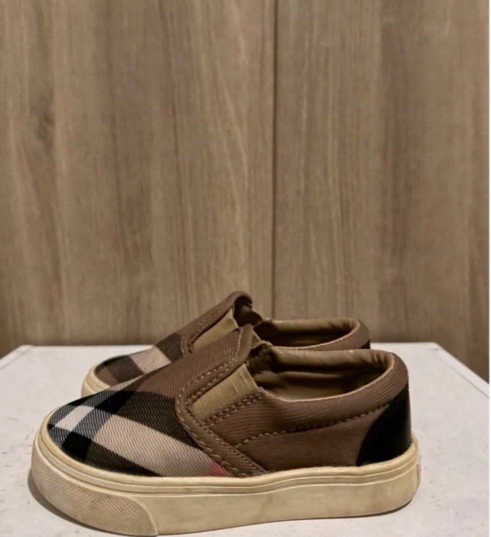 Burberry Loafers for Toddler (Category: Sneakers & Footwear) located in Mandaluyong City. Submitted by drpshop (Listing ID 1466184696, Image 3). Description: Good condition, authentic ! Outgrown by my son . Around 14 cm insole. Selling as is! First to pay basis! .