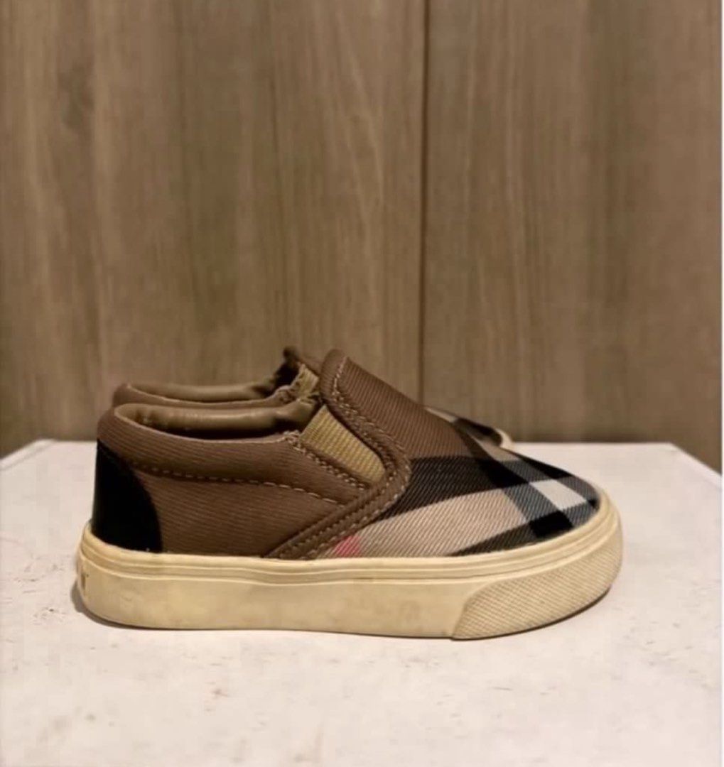Burberry Loafers for Toddler (Category: Sneakers & Footwear) located in Mandaluyong City. Submitted by drpshop (Listing ID 1466184696, Image 2). Description: Good condition, authentic ! Outgrown by my son . Around 14 cm insole. Selling as is! First to pay basis! .