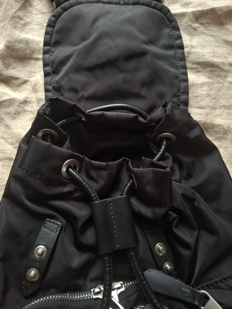 Burberry no sling (Category: Backpacks) located in Tanjay. Submitted by ukay_thriftybylj (Listing ID 1466231321, Image 3). Description: NO SLING color may vary due to lighting.