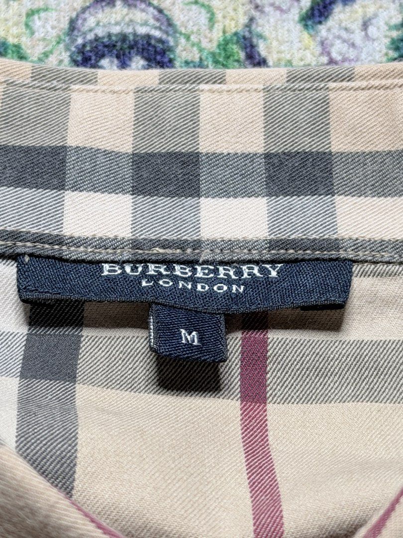 Burberry Plaid Polo LS (Category: Luxury Apparel) located in Valenzuela. Submitted by telagram (Listing ID 1466239728, Image 3). Description: .