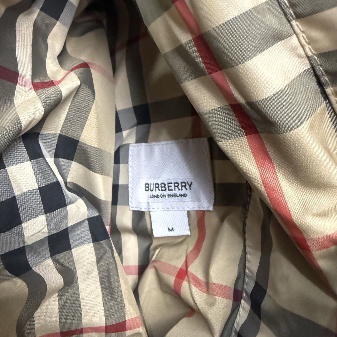 Burberry Reversible Check Puffer Vest (Category: Vests) located in Cavite. Submitted by epiboie (Listing ID 1466191434, Image 2). Description: Burberry reversible puffer jacket Size medium( kasya pa hangang large frame) 25x28 Color rate: 9.5/10 excellent condition No issue 3180 -.