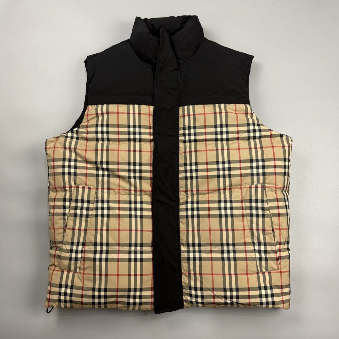 Burberry Reversible Check Puffer Vest (Category: Vests) located in Cavite. Submitted by epiboie (Listing ID 1466191434, Image 1). Description: Burberry reversible puffer jacket Size medium( kasya pa hangang large frame) 25x28 Color rate: 9.5/10 excellent condition No issue 3180 -.