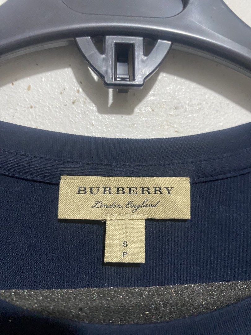 BURBERRY SHIRT (Category: Shirts) located in Manila. Submitted by brndn.rgld (Listing ID 1466228045, Image 3). Description: 17 width 26 length Like new condition No issue Pwede pang alis Dm me ur sure offer📲.