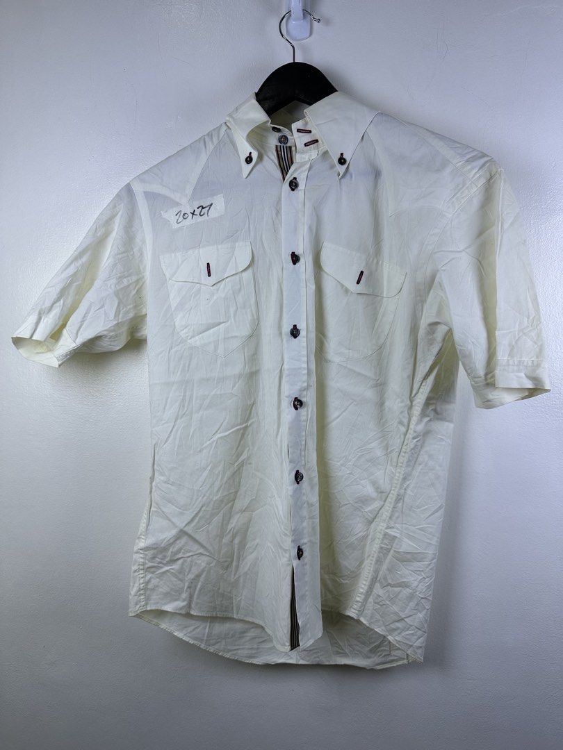 burberry top (Category: Formal Shirts) located in Manila. Submitted by declutterpromax (Listing ID 1466221372, Image 1). Description: .