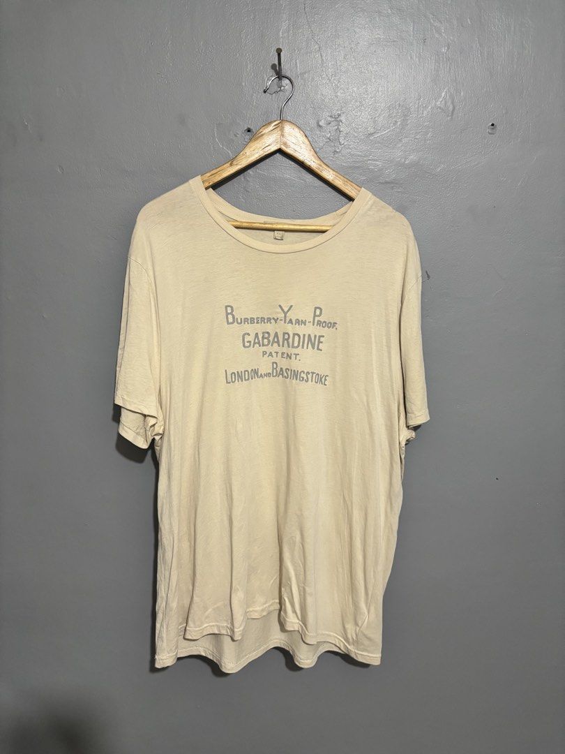 Burberry Tshirt (Category: Tshirts & Polo Shirts ) located in Bacolor. Submitted by dandaofficial25 (Listing ID 1466179648, Image 1). Description: 29L 23W.
