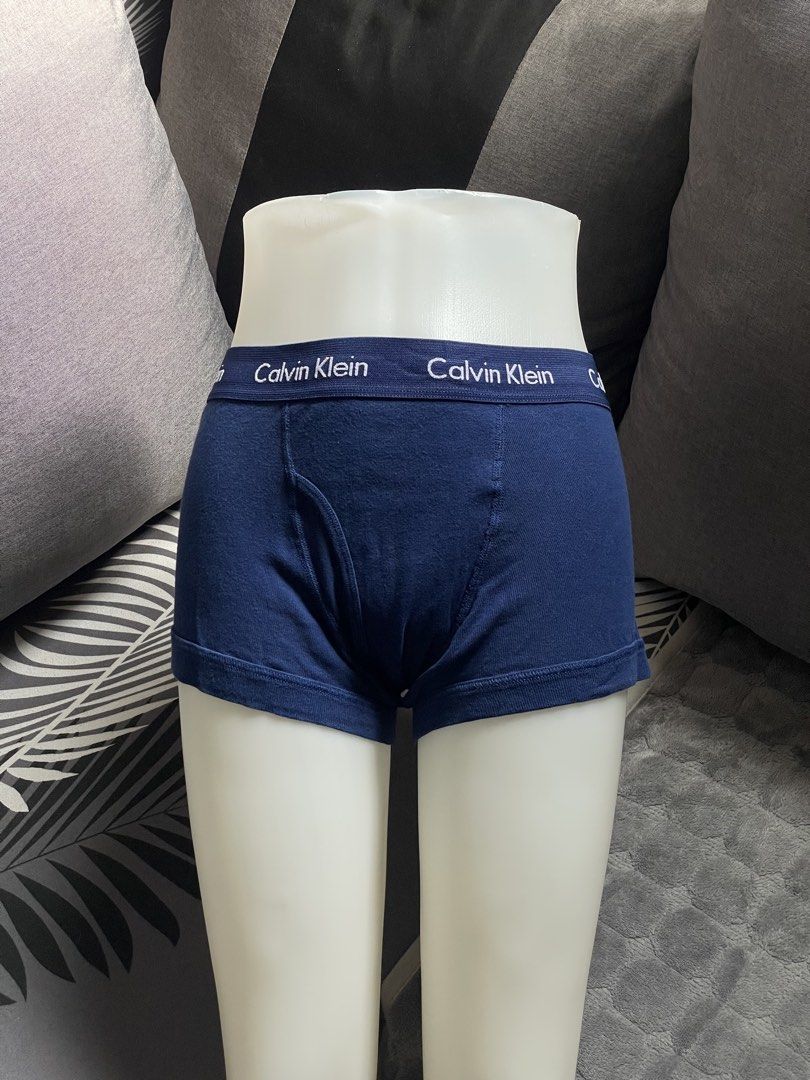 CALVIN KLEIN Size 32-34 (Category: Underwear) located in Cabanatuan. Submitted by iselect_finds (Listing ID 1466200302, Image 1). Description: Authentic Boxer Briefs Ready to wear ✅ Malinis ✅ Masisikip po ang waistband ✅ Walang faded (color may change due to lighting) Selected items. Shipping via J&T.