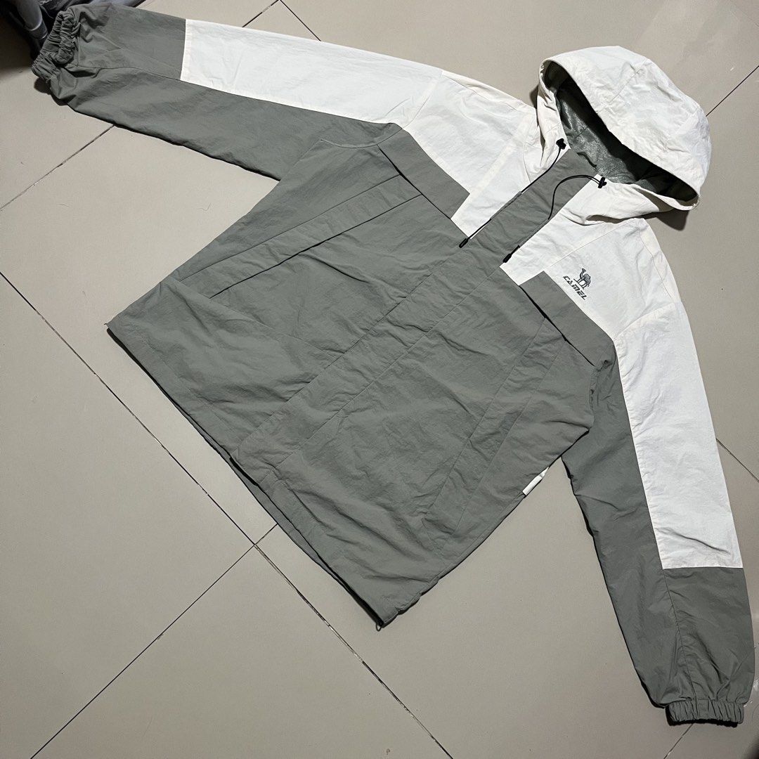 CAMEL EMBROID LOGO WEATHERPROOF OUTDOOR JACKET (Category: Coats, Jackets and Outerwear) located in Manila. Submitted by balanse (Listing ID 1466226107, Image 2). Description: SIZE: M ON TAG FIT SA L-XL DIMES: 24W X 29L EXCELLENT CONDITION. 9.9 HONEST COLOR RATE. ISSUE: MINOR WASHABLE DIRT CHECK LAST PIC.