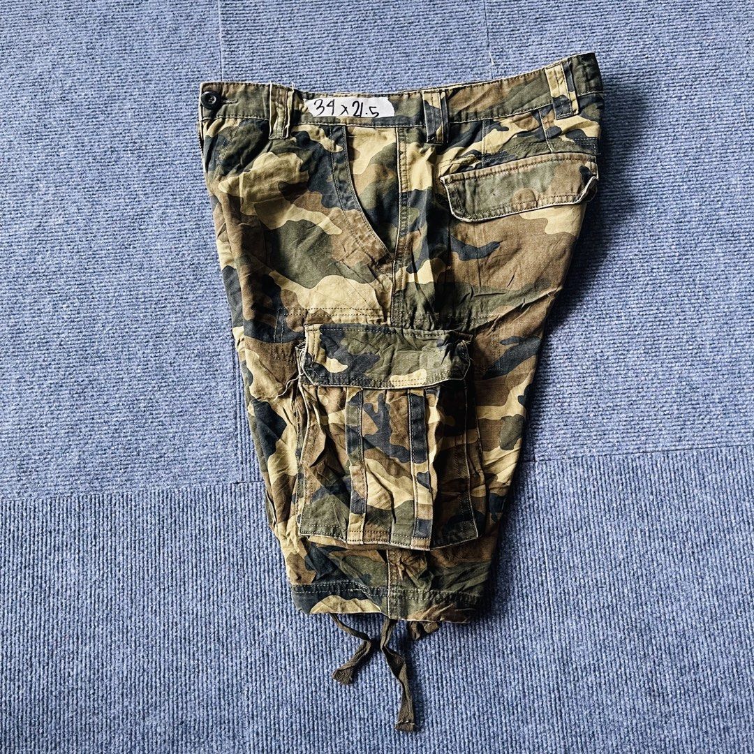 Camu cargo short size 34 (Category: Shorts) located in Butuan. Submitted by cgsayas20083001 (Listing ID 1466157013, Image 2). Description: Size 34x21.5 No issue Fresh from bale Good as new.