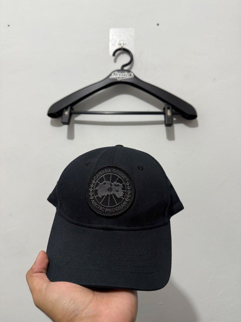 Canada goose cap (Category: Caps & Hats) located in Sorsogon. Submitted by jovert_23alviz (Listing ID 1466293812, Image 1). Description: Excellent condition No issue Authentic.