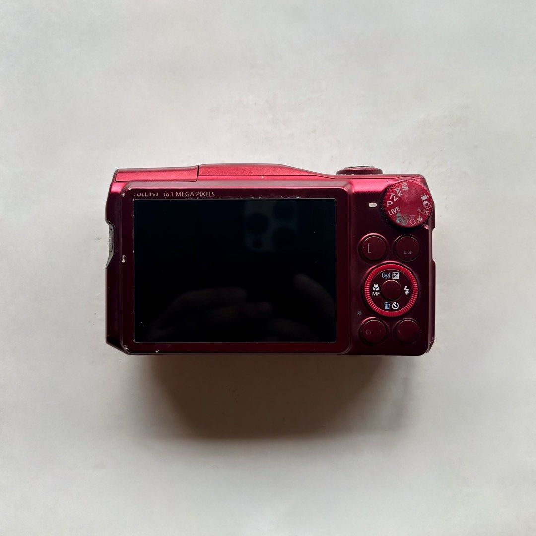 Canon Powershot SX700 HS (Category: Cameras) located in Bacolod City. Submitted by digimitz (Listing ID 1466286548, Image 2). Description: 📸 CANON POWERSHOT SX700 HS ₱12,499 + FREE SHIPPING (NO ISSUES) 𝗗𝗘𝗧𝗔𝗜𝗟𝗦: 16.1MP High-Sensitivity CMOS Sensor Built-in Wi-Fi & NFC 30x Optical Zoom 3.0” LCD Display Intelligent IS Image Stabilization Full HD 1080p Video Recording DIGIC 6 Image Processor 𝗖𝗢𝗡𝗗𝗜𝗧𝗜𝗢𝗡: All functions working 7/10 cond