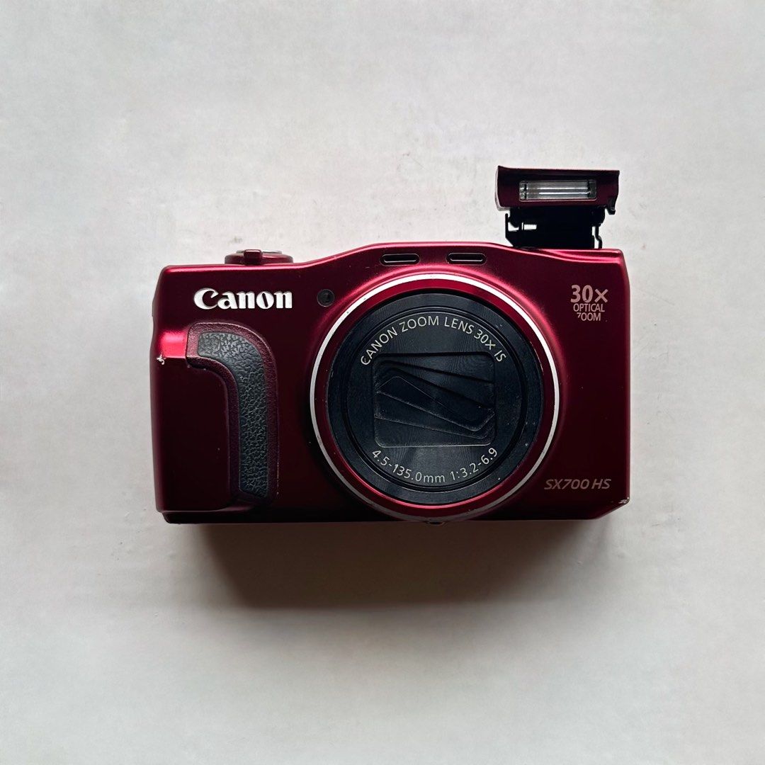 Canon Powershot SX700 HS (Category: Cameras) located in Bacolod City. Submitted by digimitz (Listing ID 1466286548, Image 1). Description: 📸 CANON POWERSHOT SX700 HS ₱12,499 + FREE SHIPPING (NO ISSUES) 𝗗𝗘𝗧𝗔𝗜𝗟𝗦: 16.1MP High-Sensitivity CMOS Sensor Built-in Wi-Fi & NFC 30x Optical Zoom 3.0” LCD Display Intelligent IS Image Stabilization Full HD 1080p Video Recording DIGIC 6 Image Processor 𝗖𝗢𝗡𝗗𝗜𝗧𝗜𝗢𝗡: All functions working 7/10 cond