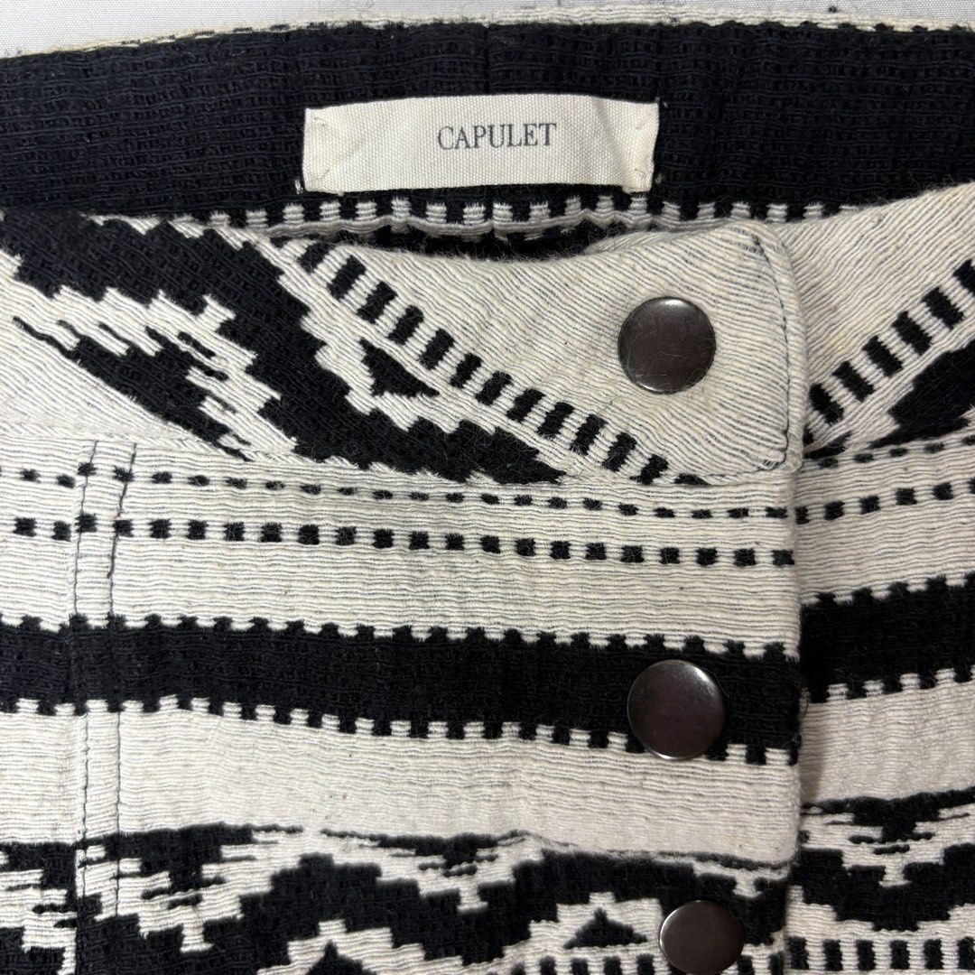 Capulet Black White Aztec Woven Pattern Skirt (Category: Skirts) located in Angeles City. Submitted by muse_archive (Listing ID 1466248095, Image 3). Description: -Trendy skirt! -Like new .