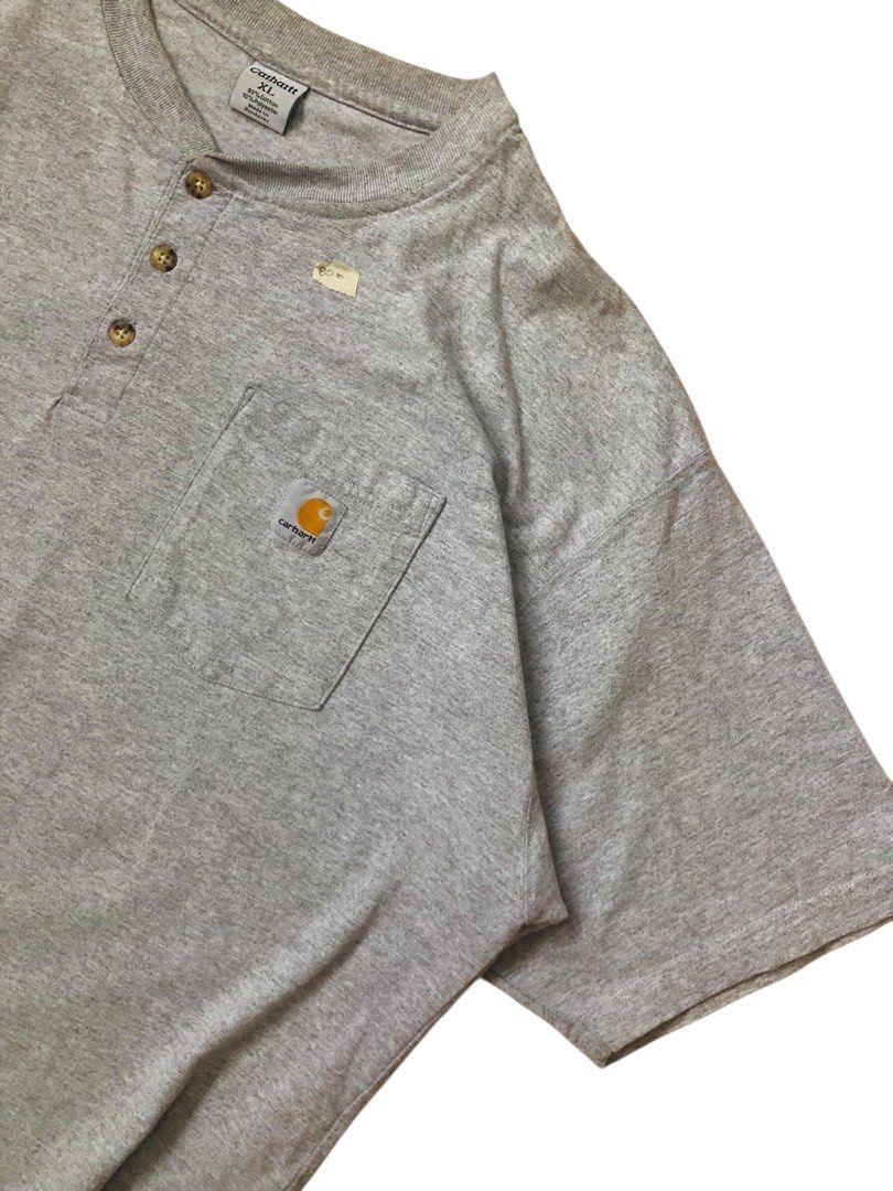 Carhartt Button Pocket Tee (Category: Tshirts & Polo Shirts ) located in Angeles City. Submitted by wwdrip (Listing ID 1466233774, Image 2). Description: Carhartt Button Pocket Tee♻️ •Width : 26 •Length : 32 •Size : XL-XXL •Color rate : 9.5/10 •Condition : excellent •no issue ₱800.