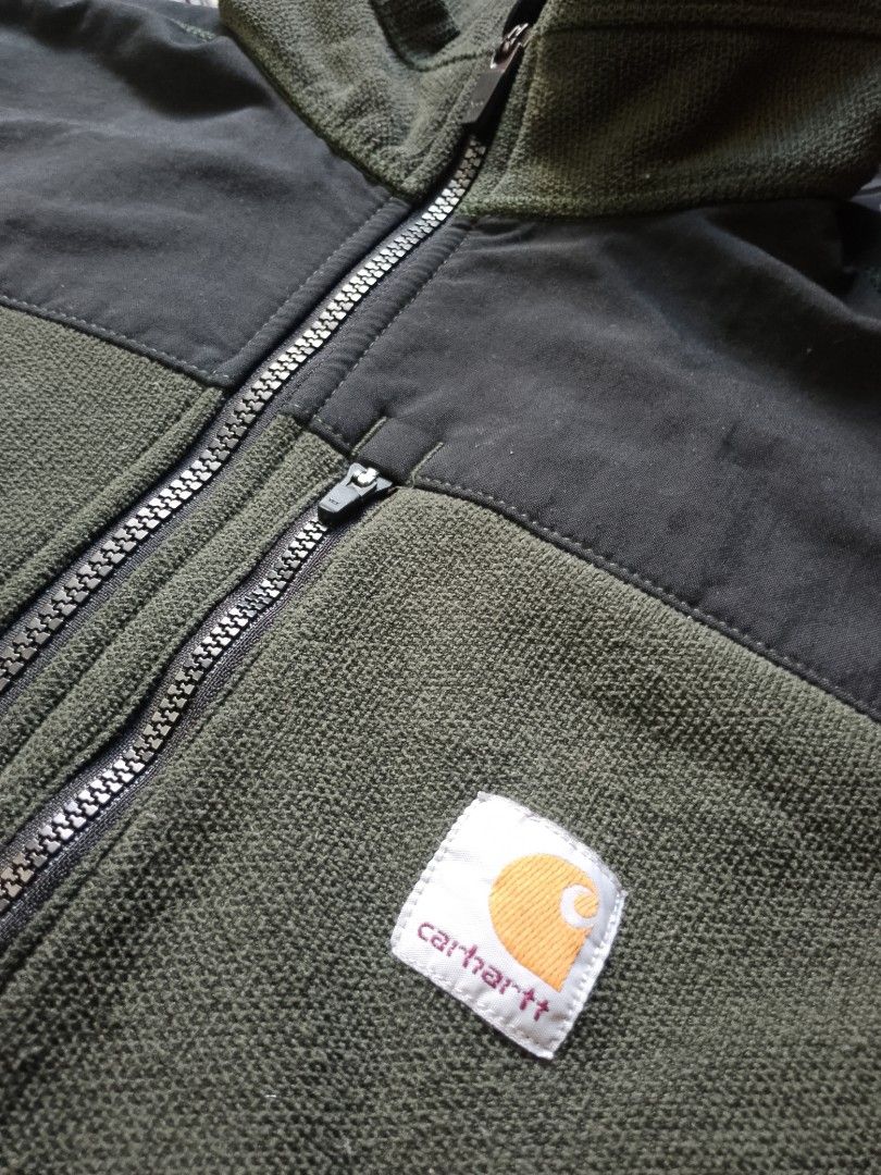 Carhartt Mossy Green Vest (Category: Vests) located in Baguio. Submitted by bado.feels (Listing ID 1466156700, Image 2). Description: Good Condition Size Large Width 22 Length 28 1500 shipped Baguio Loc.