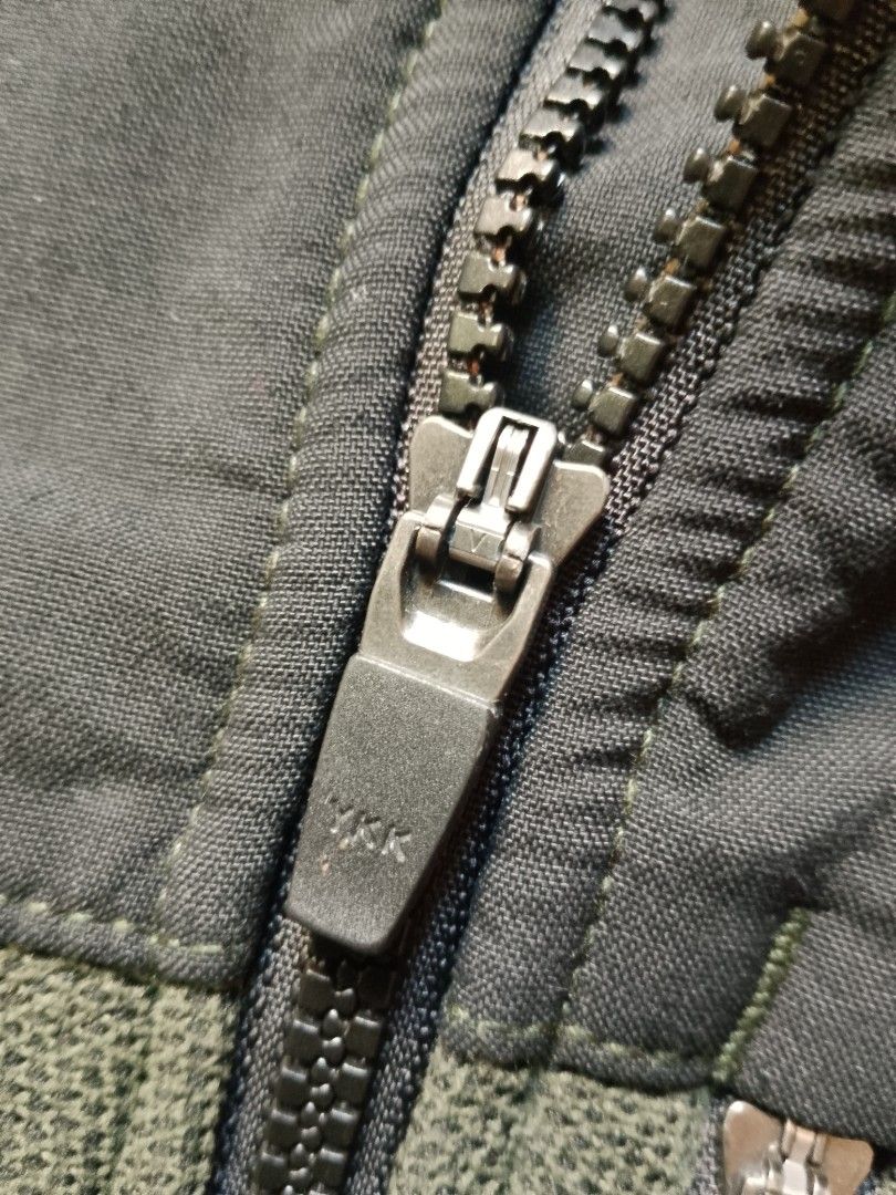 Carhartt Mossy Green Vest (Category: Vests) located in Baguio. Submitted by bado.feels (Listing ID 1466156700, Image 3). Description: Good Condition Size Large Width 22 Length 28 1500 shipped Baguio Loc.