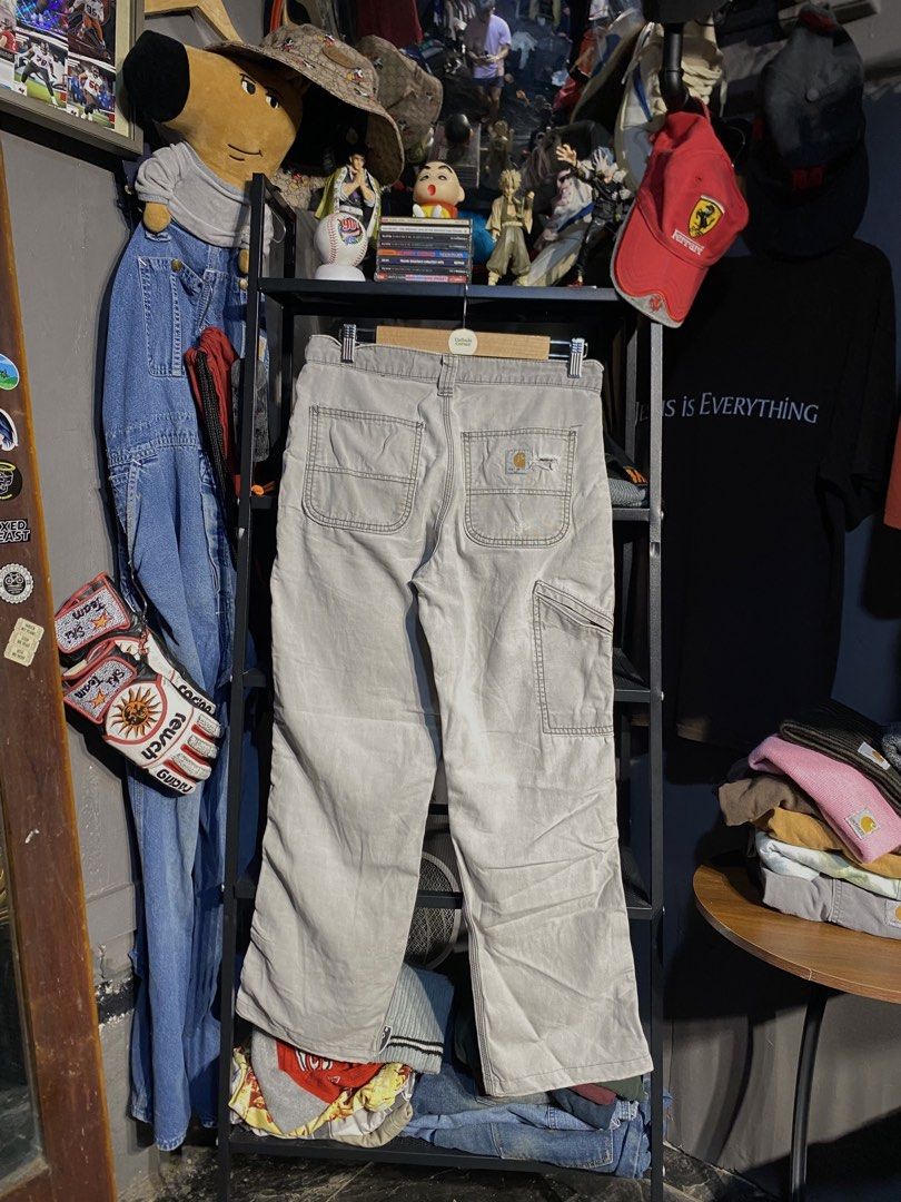 CARHARTT RELAXED FIT (Category: Jeans) located in San Pablo. Submitted by genesisllo24149 (Listing ID 1466186710, Image 2). Description: CARHARTT RELAXED FIT WAIST -> 32 LENGTH -> 38 THIGH -> 13 LEG OPENING -> 9 ISSUE -> SIGN OF USAGE CONDITION -> WELL USED DM TO PURCHASE 📥 DISCLAIMER: - Please manage your expectations, posted items are preloved, used & thrifted -Actual color may vary due to lighting -Flaker will be posted.