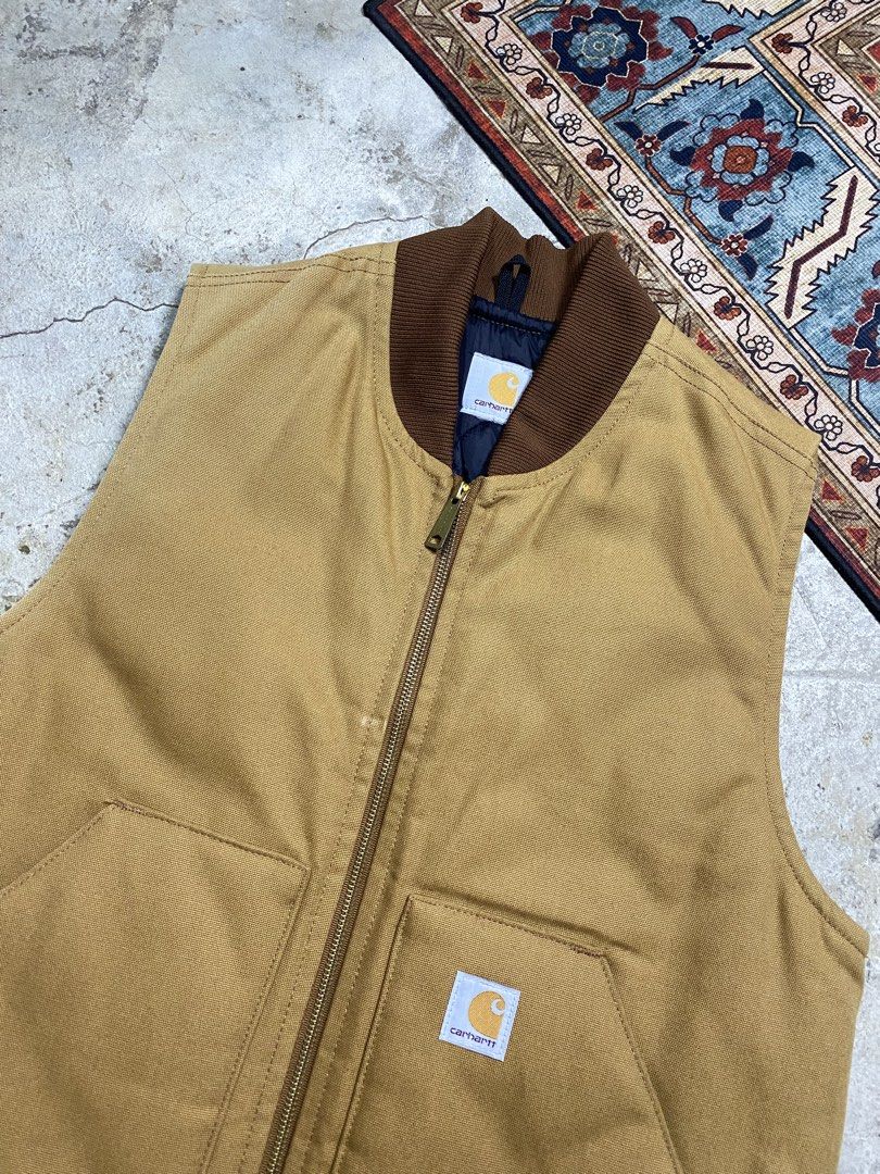 Carhartt Vest V01 BRN (Category: Activewear) located in Dasmarinas. Submitted by ridgeridethrift (Listing ID 1466309111, Image 2). Description: Width 22 Length F 26 , B 29 Condition excellent, color rate : 9up/10 Issue: sun fade .