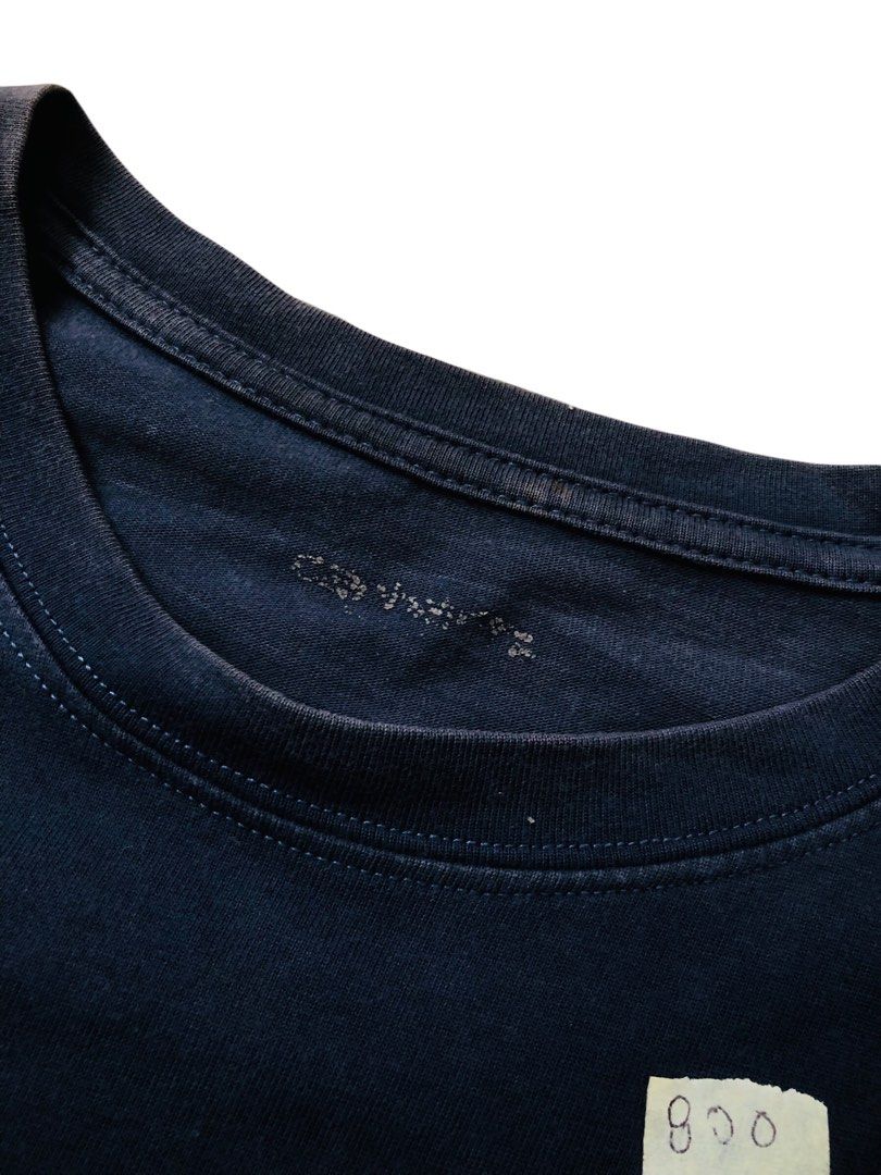 Carhartt WIP Nvyblue Pocket Tee (Category: Tshirts & Polo Shirts ) located in Angeles City. Submitted by wwdrip (Listing ID 1466234854, Image 3). Description: Carhartt WIP NvyBlu Pocket Tee♻️ •Width :23 •Length : 29 •Size : L •Color rate : 9.5/10 •Condition : excellent •minimal fade neckline (di naman visible when worn still presentable) ₱800.