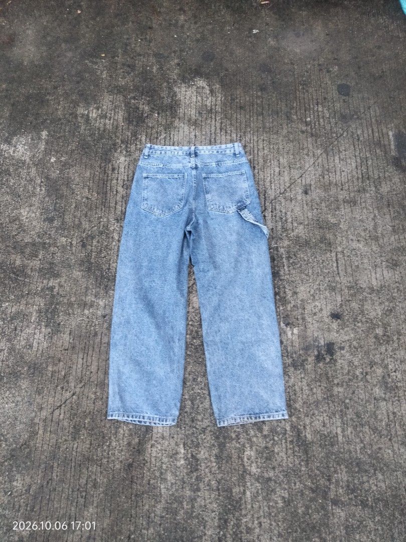 Carpenter Pants (Category: Jeans) located in Caloocan City. Submitted by haruconcep52476 (Listing ID 1466315186, Image 2). Description: Dimensions W31×L39 Good condition Color rate 9.5 No issue.