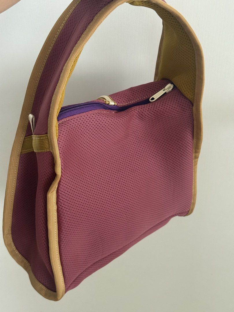 Carry Om Kala (Category: Shoulder Bags) located in Quezon City. Submitted by shopkimi (Listing ID 1466225423, Image 3). Description: What you see is what you get! Rfs: barely used prefer the mala tote SRP Php 3,450 .