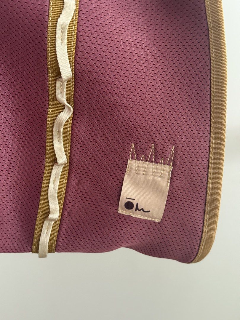 Carry Om Kala (Category: Shoulder Bags) located in Quezon City. Submitted by shopkimi (Listing ID 1466225423, Image 2). Description: What you see is what you get! Rfs: barely used prefer the mala tote SRP Php 3,450 .