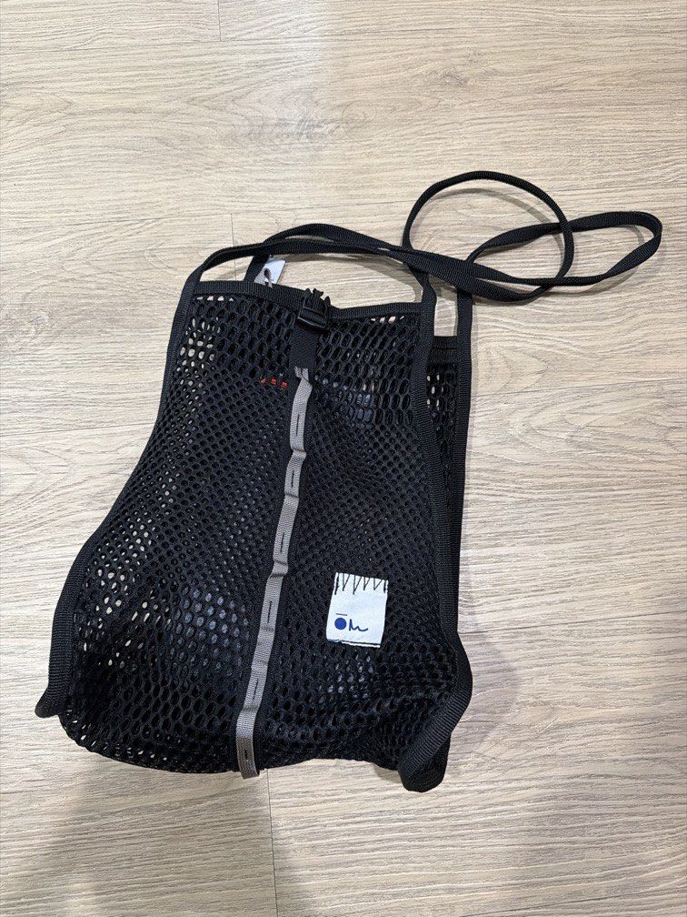 Carry Om Mala Void MEDIUM (Category: Tote Bags) located in Quezon City. Submitted by downthecatwalk (Listing ID 1465388184, Image 1). Description: Brand new just received yesterday With proof of purchase. .
