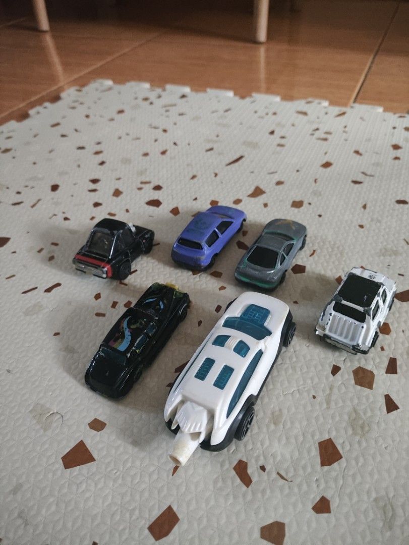 Cars Set 🚗 (Category: Educational & Learning Toys) located in Taguig. Submitted by cleanupmomma (Listing ID 1466242027, Image 2). Description: Please take time to read ❤️ Sold as Set 1 plastic white big car the rest metal wyiwyg.