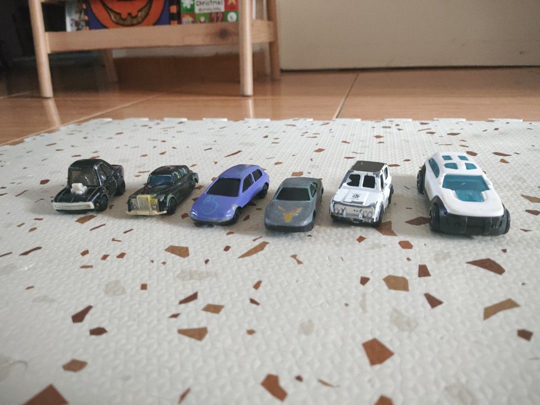 Cars Set 🚗 (Category: Educational & Learning Toys) located in Taguig. Submitted by cleanupmomma (Listing ID 1466242027, Image 3). Description: Please take time to read ❤️ Sold as Set 1 plastic white big car the rest metal wyiwyg.