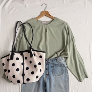 (Category: ) located in . Submitted by youlovethriftshop (Listing ID 1466200978, Image 1). Description: .