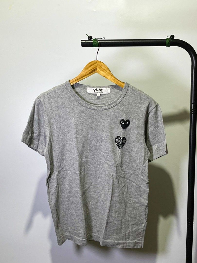 CDG PLAY DOUBL HEART LOGO SHIRT (Category: Tshirts & Polo Shirts ) located in Davao. Submitted by nmd.archives (Listing ID 1466169301, Image 1). Description: Medium on tag 19 x 25.5 Color rate and condition: 10/10 Issue: cut washtag.