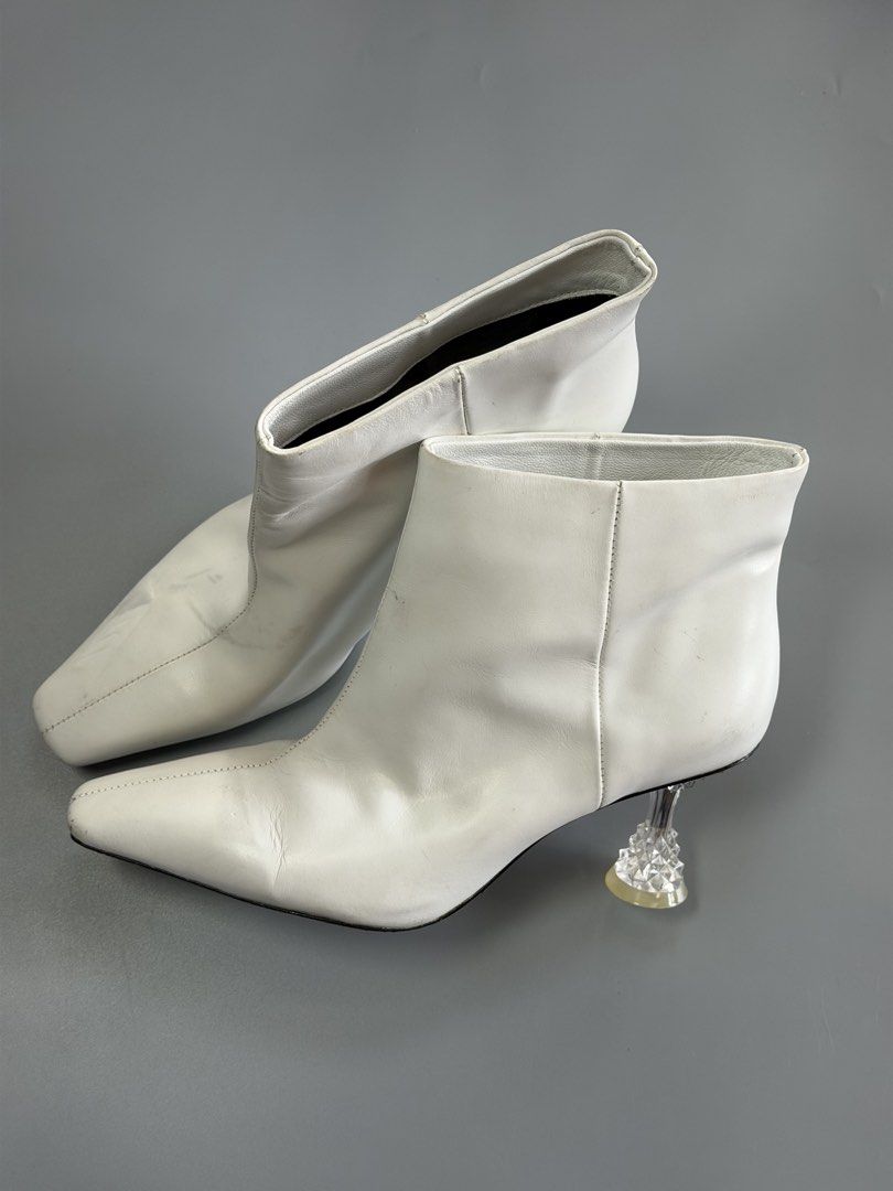 Celine boots (Category: Boots) located in Manila. Submitted by thriftfinds_dvo (Listing ID 1466312368, Image 2). Description: Celine chelsy boots Excellent condition Size 39 on tag Price:1,500 Loc:Davao city .