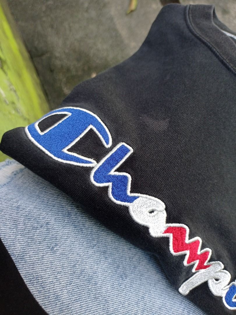 Champion Black T-Shirt with Logo (Category: Tshirts & Polo Shirts ) located in Quezon City. Submitted by kelkel_21 (Listing ID 1466193679, Image 3). Description: ❗₱𝟲𝟬𝟬 ONLY FIXED❗+ SF ❗₱𝟲𝟬𝟬 ONLY FIXED❗ Color: 𝗙𝗮𝗱𝗲𝗱 𝗕𝗹𝗮𝗰𝗸 / 𝗪𝗮𝘀𝗵𝗲𝗱 𝗕𝗹𝗮𝗰𝗸 Description: 𝗖𝗵𝗮𝗺𝗽𝗶𝗼𝗻 𝗝𝗮𝗽𝗮𝗻 𝗠𝗮𝗿𝗸𝗲𝘁 𝗿𝗲𝗹𝗲𝗮𝘀𝗲 (𝗔𝗰𝘁𝗶𝗼𝗻 𝗦𝘁𝘆𝗹𝗲 𝗦𝗲𝗿𝗶𝗲𝘀 / 𝗖𝗼𝗱𝗲: 𝗖𝟯-𝗥𝟯𝟬𝟱). Condition: 𝟴.𝟱/𝟭𝟬 Good Condition (𝗠𝗮𝘆 𝗺𝗮𝗹�