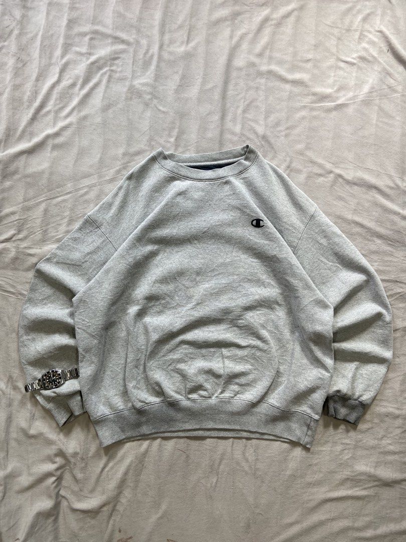 CHAMPION CREWNECK LONG SLEEVES (Category: Coats, Jackets and Outerwear) located in Bacolod City. Submitted by clerkhexx (Listing ID 1466320108, Image 1). Description: CHAMPION GREY CREWNECK LONG SLEEVE (EMBROIDERY) Brand: CHAMPION Measurements: WIDTH 25 LENGHT 26 Mine: 250 Condition of this item 10 - color rate 10- issue need hard wash Check every photos for conditions of the item.