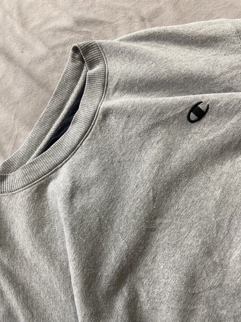CHAMPION CREWNECK LONG SLEEVES (Category: Coats, Jackets and Outerwear) located in Bacolod City. Submitted by clerkhexx (Listing ID 1466320108, Image 2). Description: CHAMPION GREY CREWNECK LONG SLEEVE (EMBROIDERY) Brand: CHAMPION Measurements: WIDTH 25 LENGHT 26 Mine: 250 Condition of this item 10 - color rate 10- issue need hard wash Check every photos for conditions of the item.