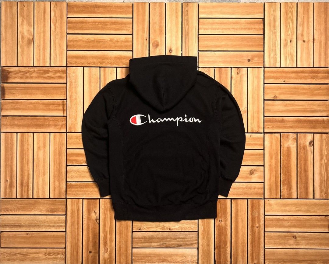 CHAMPION HOODIE (Category: Coats, Jackets and Outerwear) located in Floridablanca. Submitted by d_elevated (Listing ID 1466296483, Image 3). Description: .