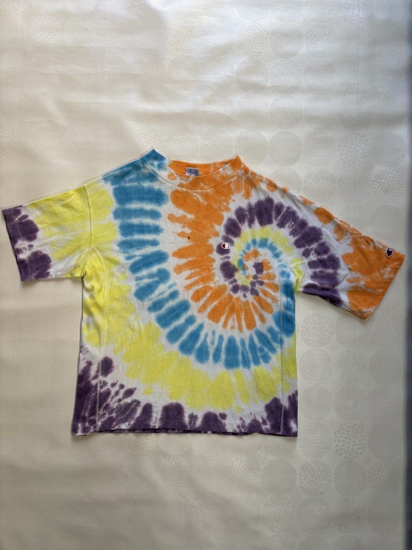 Champion Reverse Weave Tie-Dye Tee (Category: Tshirts & Polo Shirts ) located in Tacurong. Submitted by kmthrift19 (Listing ID 1466265040, Image 2). Description: Dimes: W20.5xL24 Condition: 9/10 Size on tag: Medium Issue: None.