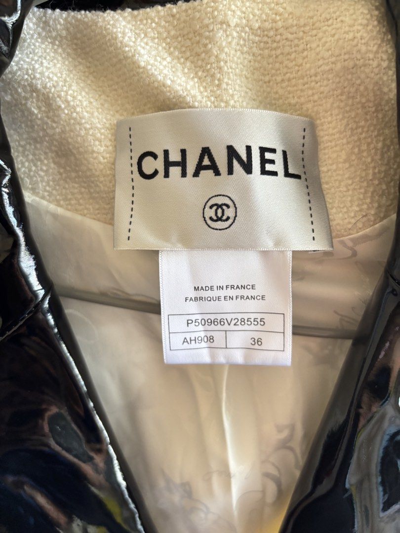 Chanel Blazer (Category: Luxury Apparel) located in Cavite. Submitted by silentdolphin.34ac41 (Listing ID 1466200122, Image 2). Description: .