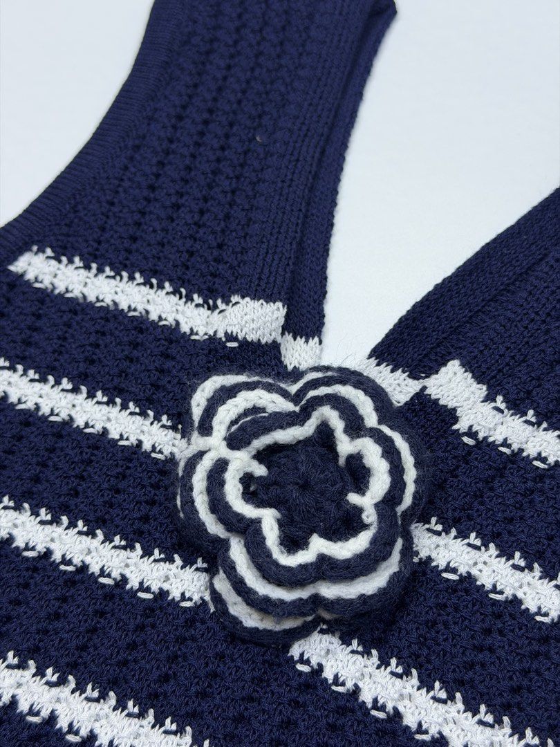 Chanel crocheted top (Category: Sleeveless) located in Kapangan. Submitted by keythsgs74798 (Listing ID 1466265649, Image 3). Description: Small no flaws .