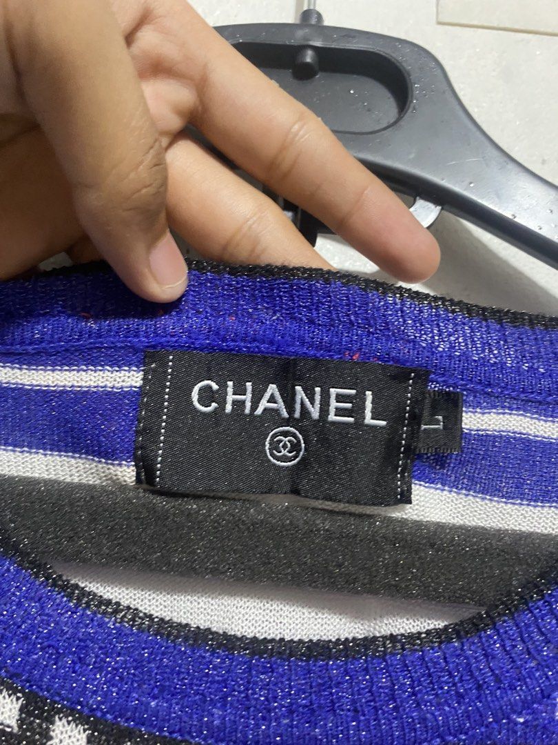 Chanel Shirt (Category: Shirts) located in Manila. Submitted by brndn.rgld (Listing ID 1466213401, Image 3). Description: 17 width 24 length Excellent condition No issue Goods na goods pa Dm me ur sure offer📲.