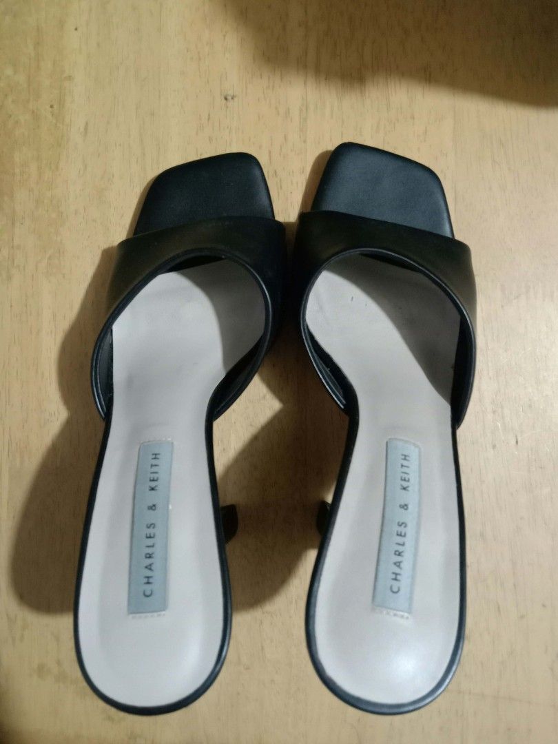 CHARLES & KEITH BLACK MINIMALIST MULE HEELS (Category: Heels) located in Caloocan City. Submitted by tintedberry (Listing ID 1466248934, Image 2). Description: .