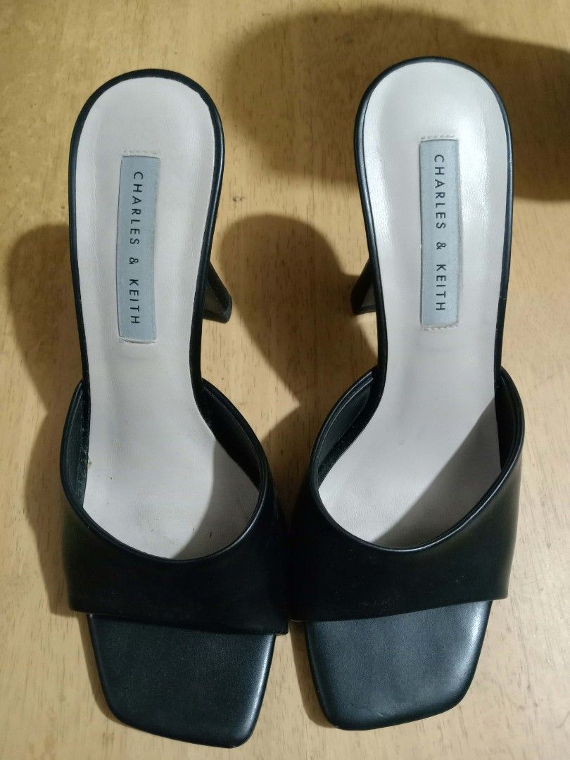 CHARLES & KEITH BLACK MINIMALIST MULE HEELS (Category: Heels) located in Caloocan City. Submitted by tintedberry (Listing ID 1466248934, Image 3). Description: .