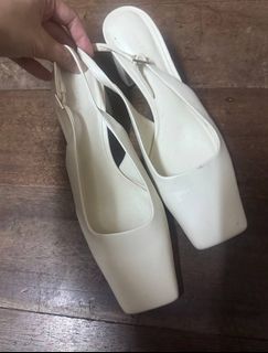 (Category: ) located in . Submitted by closet_cleanse16 (Listing ID 1466282960, Image 1). Description: .