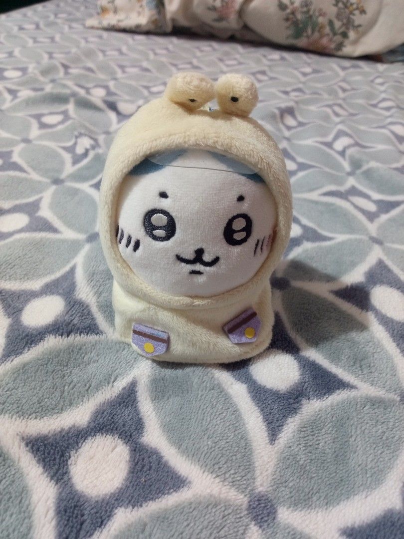 Chiikawa Snail Costume Plush Keychain (Category: Plushies & Soft Toys) located in Cateel. Submitted by neoo_c (Listing ID 1466244756, Image 2). Description: - Authentic Chiikawa plush mascot - Adorable design: Dressed in a cream snail hoodie with a purple shell - Features a cute embroidered face, whiskers, and rosy cheeks - Equipped with a blue ball chain for easy hanging on bags or keys - Fluffy, clean, and well-maintained fabric - Perfect for C