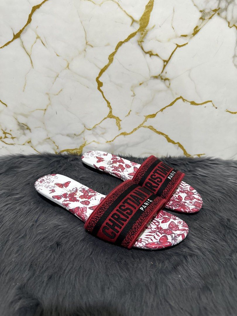 Christian Dior dway (Category: Flats & Sandals) located in Marikina City. Submitted by georgiaprelovestuff (Listing ID 1466188329, Image 2). Description: size 39 PLEASE READ BEFORE MAKING AN OFFER: 🔹No inclusions since this is preloved 🔹NO to low ballers please 🔹NO meetups due to busy schedule 🔹If you make an offer, please get the item let's not waste each other's time 🔹NO return NO exchange NO cancellation 🔹Please manage your expectation s