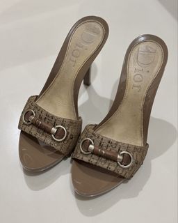(Category: ) located in . Submitted by pollysboutique (Listing ID 1466329068, Image 1). Description: .