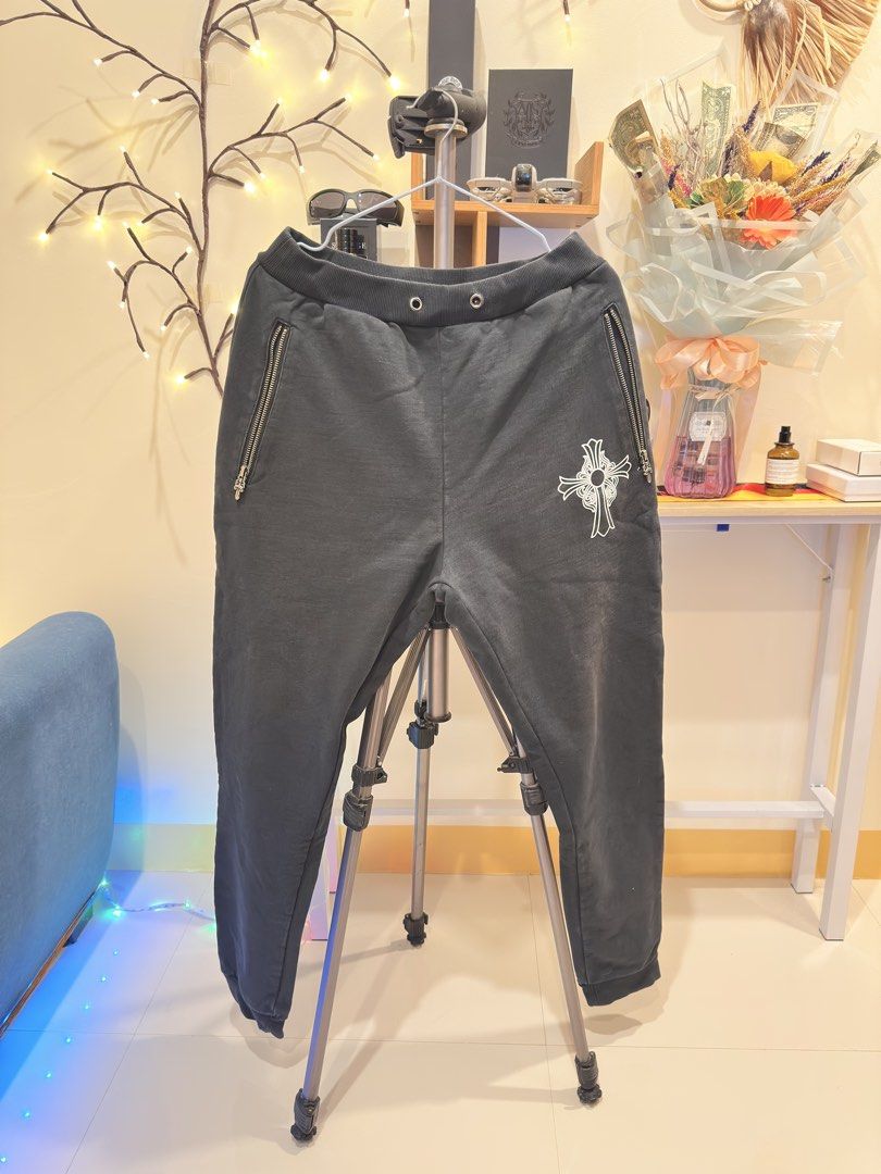 Chrome Hearts Jagger (Category: Trousers) located in Malay. Submitted by samkolder (Listing ID 1466255816, Image 1). Description: Dimes: W 30 - 34 (stretchable) L 40.5 H 5 - 7 (stretchable) Issue: no lace lang. Super goods ng fabric, pullers are smooth..