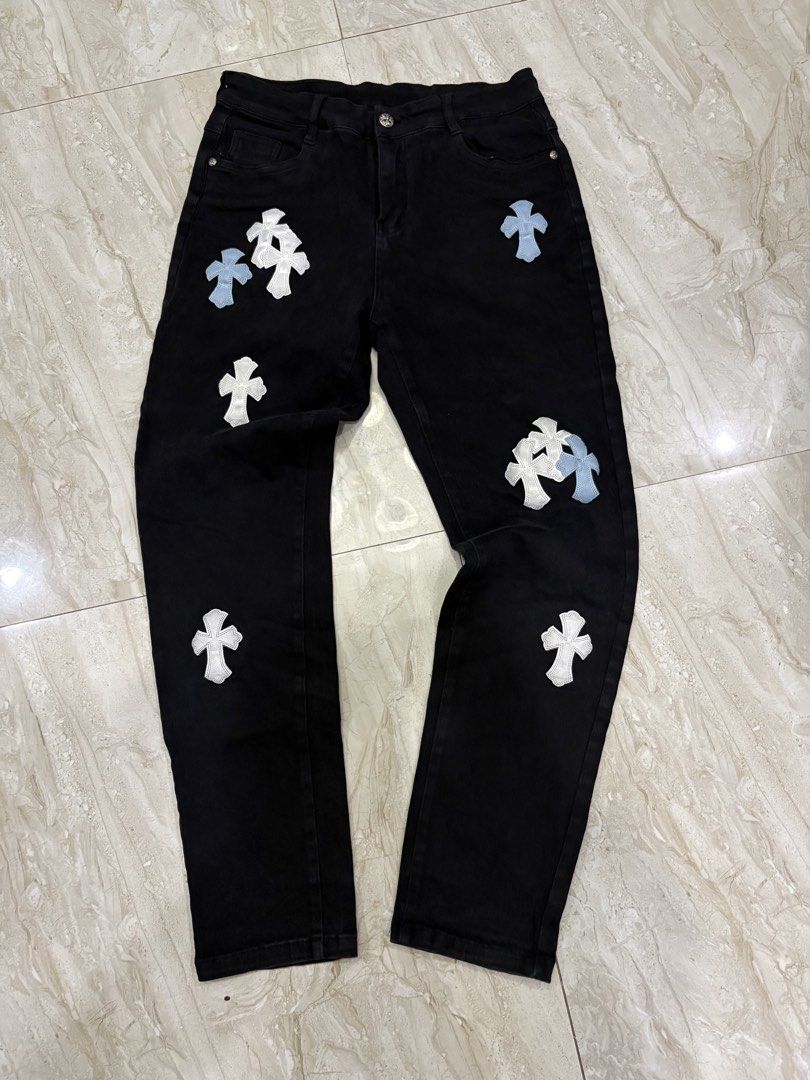 Chrome Hearts X Levi’s jeans pants (Category: Jeans) located in General Santos City (Dadiangas). Submitted by a.rt.eyes (Listing ID 1466190280, Image 2). Description: Actual waistline 30-32 Length 38 Thigh 10 Knee 7.5 Hem 6 Excellent condition with no issues Off Location general santos city, Mindanao .